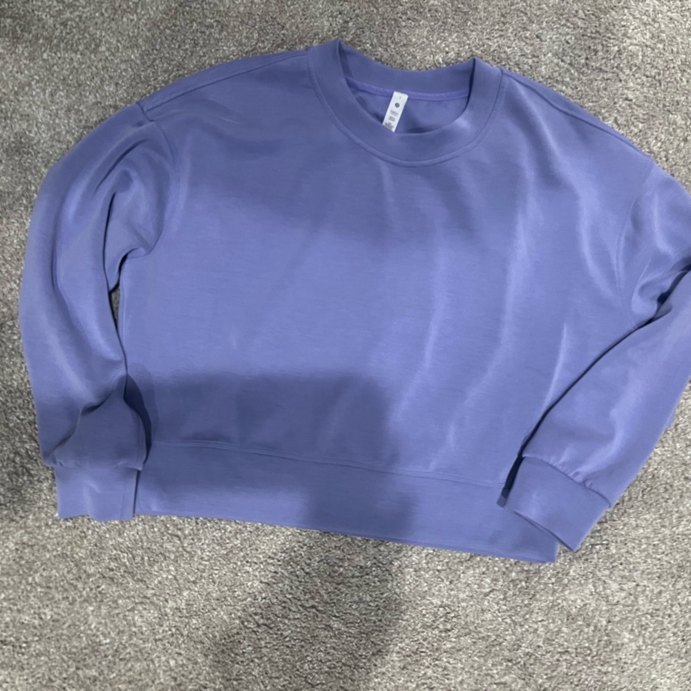 Lululemon Softstream cropped sweatshirt, size 4.